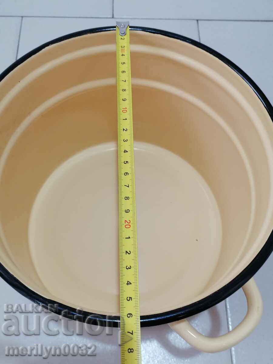 Auction Enamel pot, USSR, dish with enamel dishes, 70s Auction Enamel pot, USSR, dish with enamel dishes, 70s