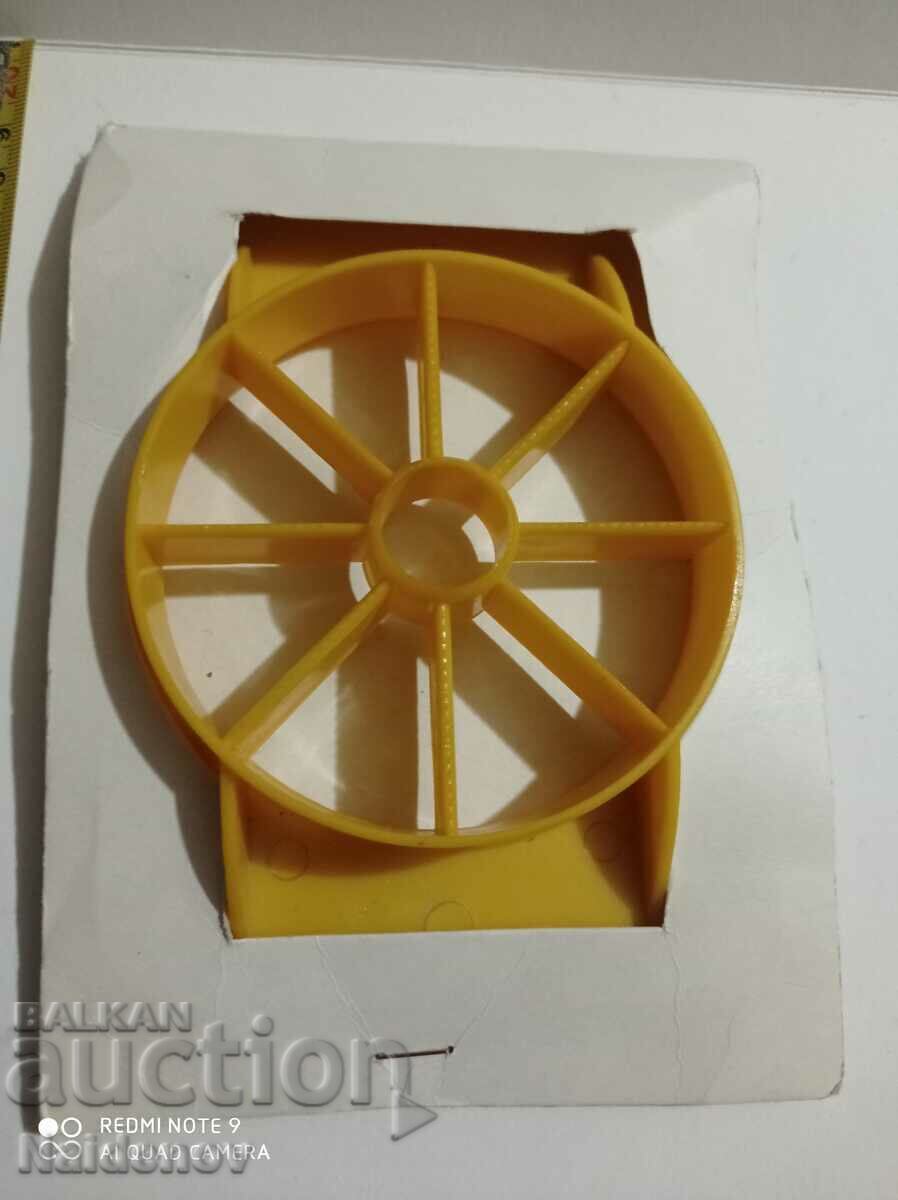 Apple slicing device RPK Beli Vit Teteven with price € 10.22 | 19.99 BGN