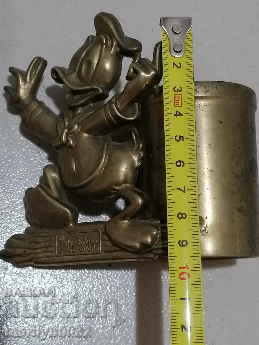 Delivery of Limited edition brass pencil case figure Donald Delivery of Limited edition brass pencil case figure Donald