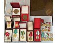 Παραγγελίες, μετάλλια και πλακέτες