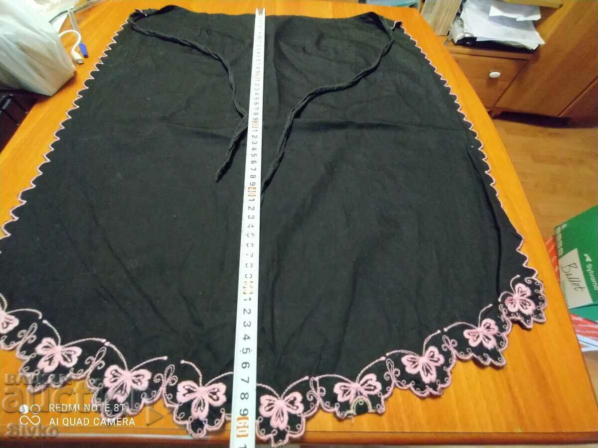 Δημοπρασία Ποδιά, λαϊκή φορεσιά, μαύρη με κέντημα Δημοπρασία Ποδιά, λαϊκή φορεσιά, μαύρη με κέντημα