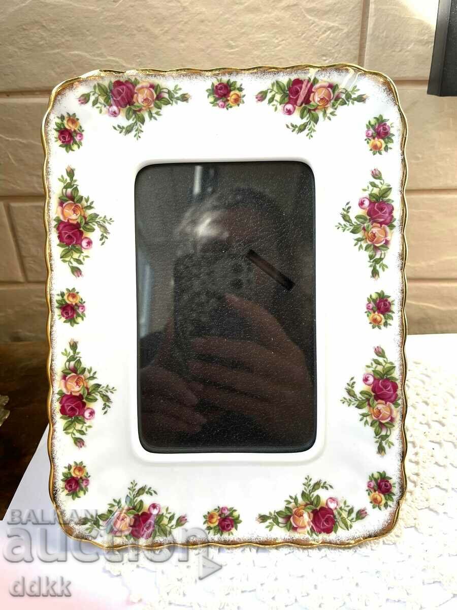 ROYAL ALBERT beautiful picture frame from England