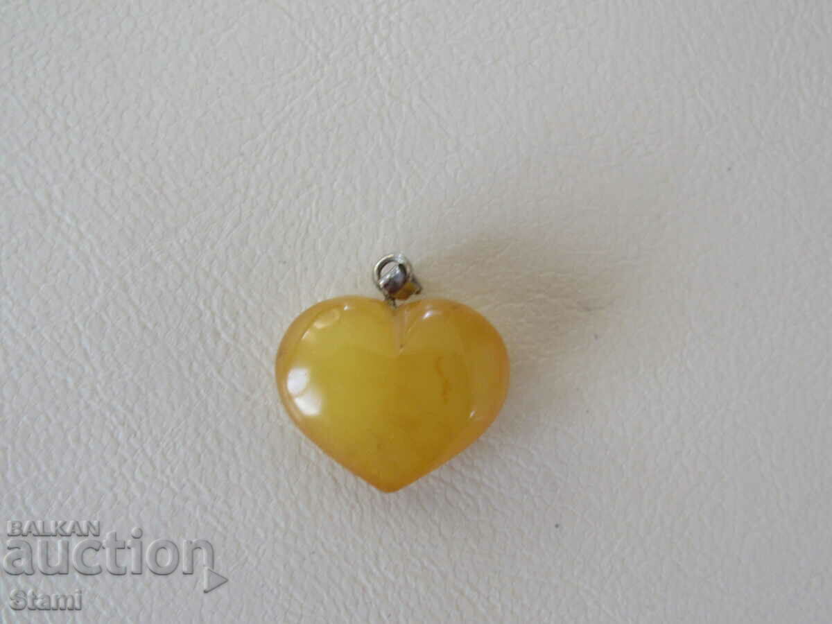 Delivery of Necklace - heart of premium Baltic amber Delivery of Necklace - heart of premium Baltic amber