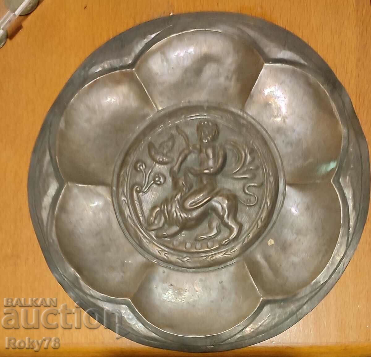 Old copper plate, diameter 17 cm, 80 g.