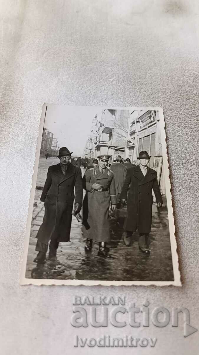 Photo Burgas Officers and two men on a walk 1941