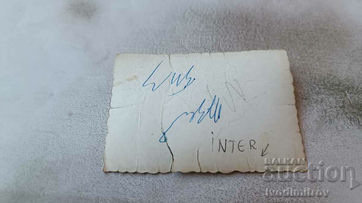 Φωτογραφία Νεολαία με μαγιό στο γήπεδο με τιμή 1.65 BGN | € 0.84 Φωτογραφία Νεολαία με μαγιό στο γήπεδο με τιμή 1.65 BGN | € 0.84