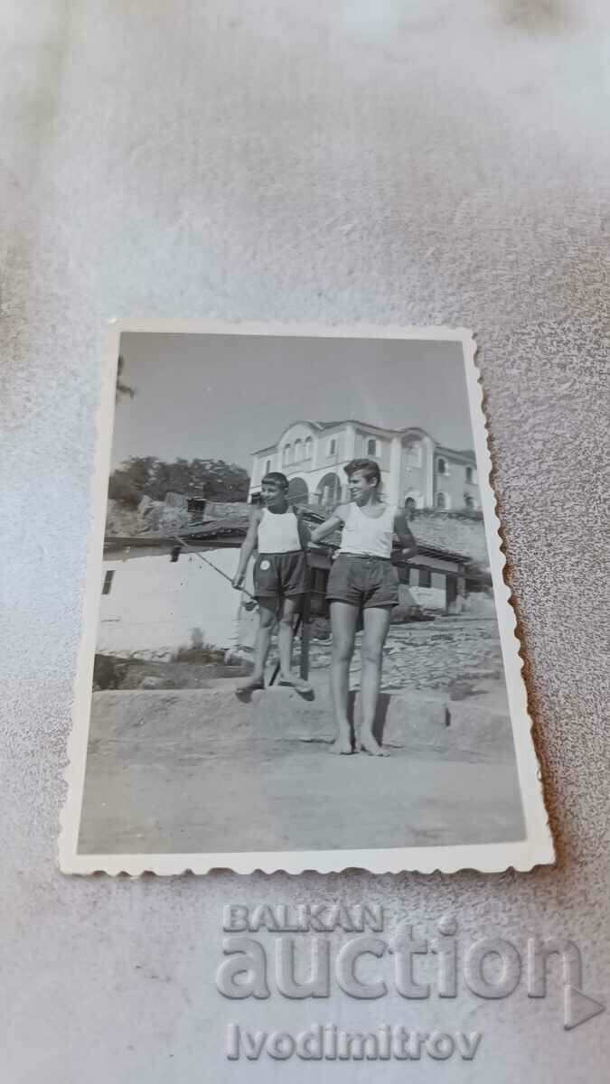 Снимка Калофер Мъж и момче с въдица 1960