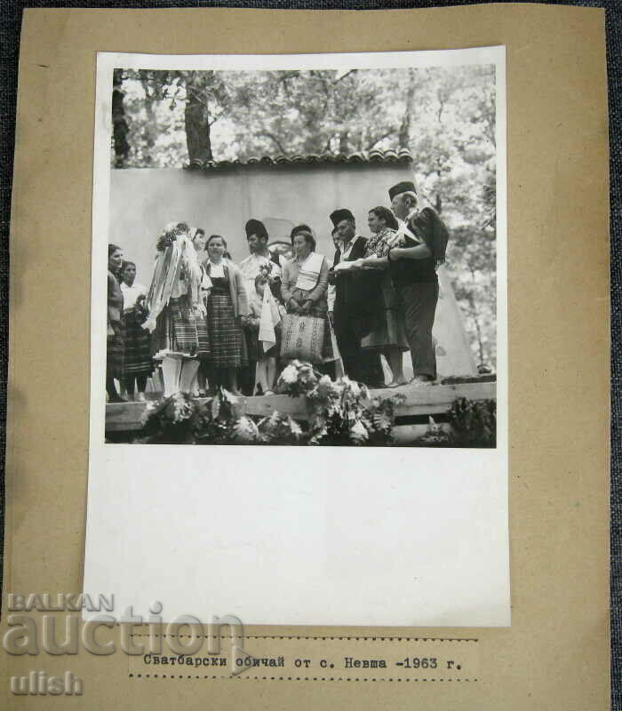1963 Сватбарски обичай от село Невша носии снимка фото