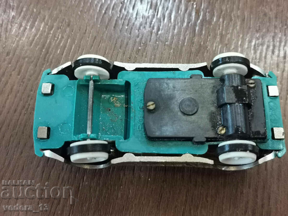 Delivery of an old toy Delivery of an old toy