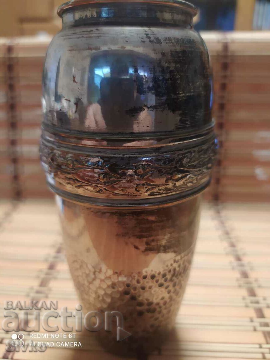 Auction Vase marking Auction Vase marking