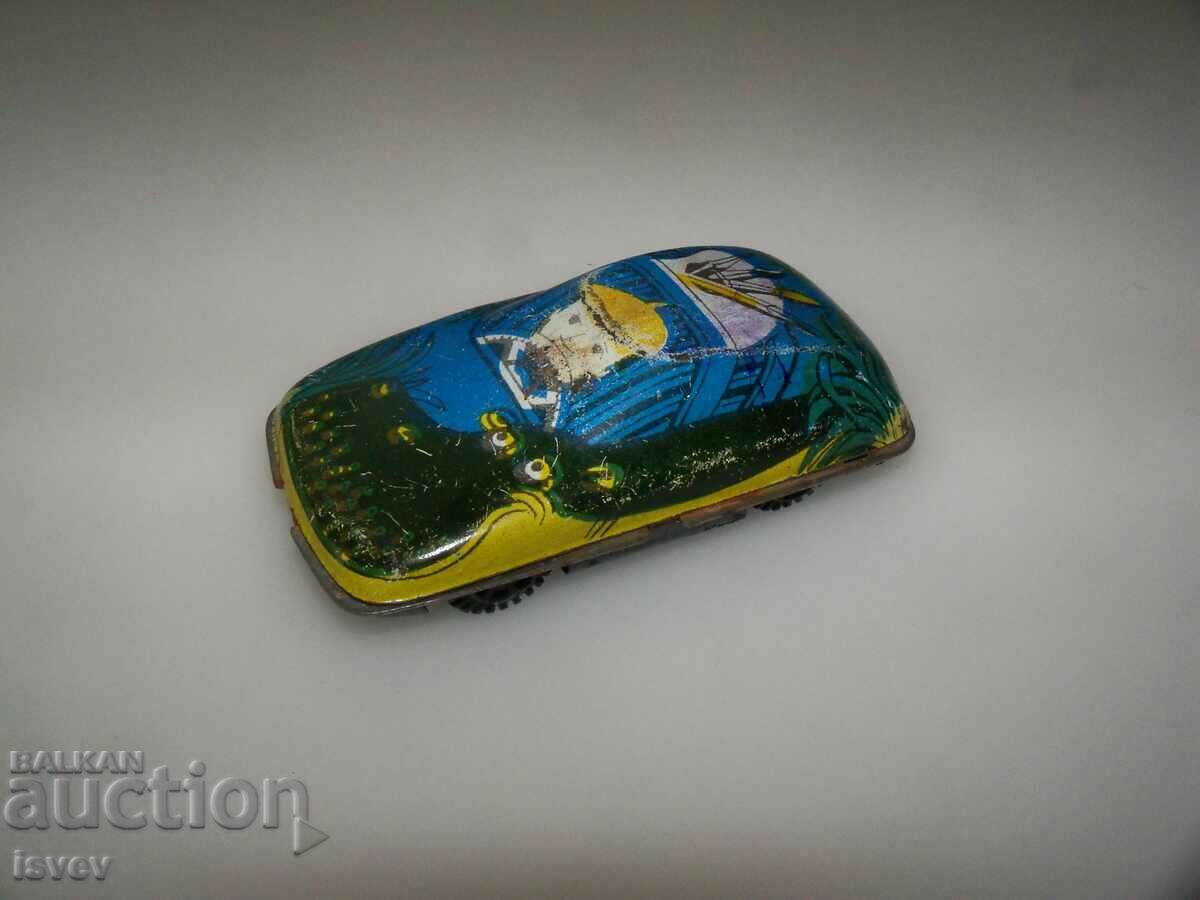 Ένα παλιό κοινωνικό τρόλεϊ από τσίγκινο κατασκευασμένο στην ΕΣΣΔ με τιμή 8.00 BGN | € 4.09