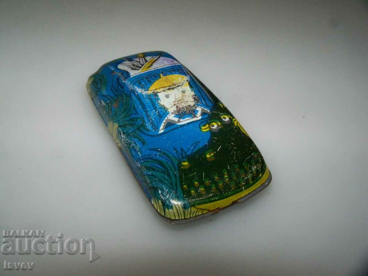 Ένα παλιό κοινωνικό τρόλεϊ από τσίγκινο κατασκευασμένο στην ΕΣΣΔ - 6