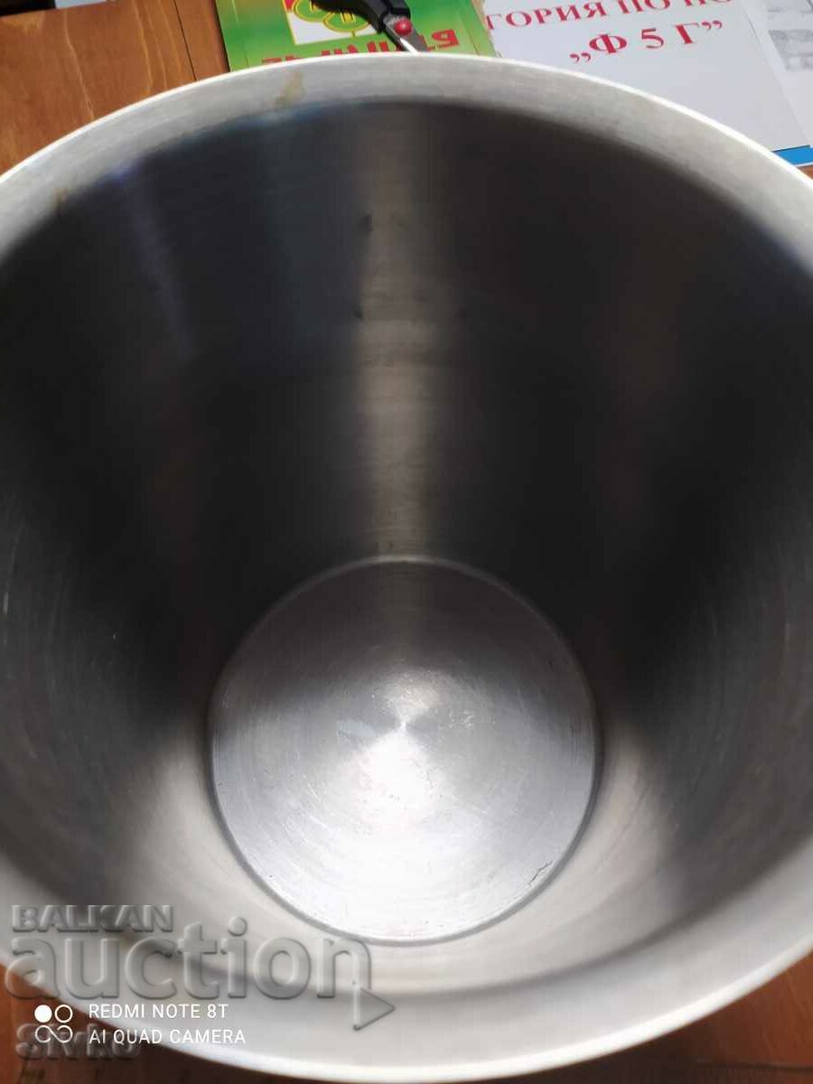 Icebox - a container for keeping drinks cold - 6 Icebox - a container for keeping drinks cold - 6