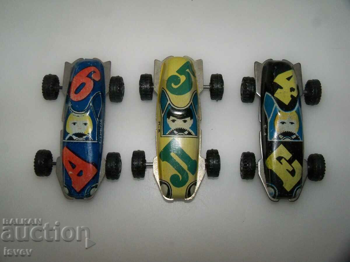 Δημοπρασία Τρία μικρά κοινωνικά τσίγκινα καρότσια σε άριστη κατάσταση Δημοπρασία Τρία μικρά κοινωνικά τσίγκινα καρότσια σε άριστη κατάσταση