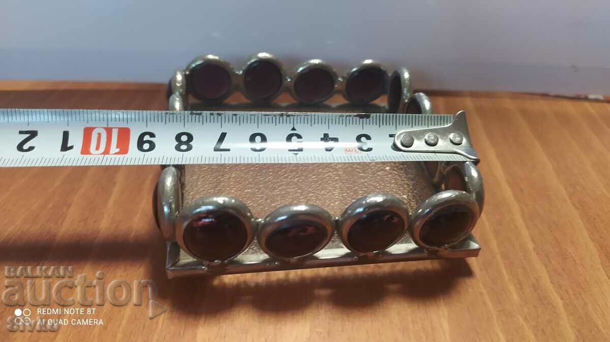 Rack with price 4.99 BGN | € 2.55 Rack with price 4.99 BGN | € 2.55