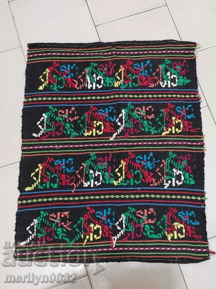 Παράδοση Παλιά υφαντή, κεντημένη ποδιά και ποδιά, παραδοσιακή φορεσιά, σουκμάν Παράδοση Παλιά υφαντή, κεντημένη ποδιά και ποδιά, παραδοσιακή φορεσιά, σουκμάν