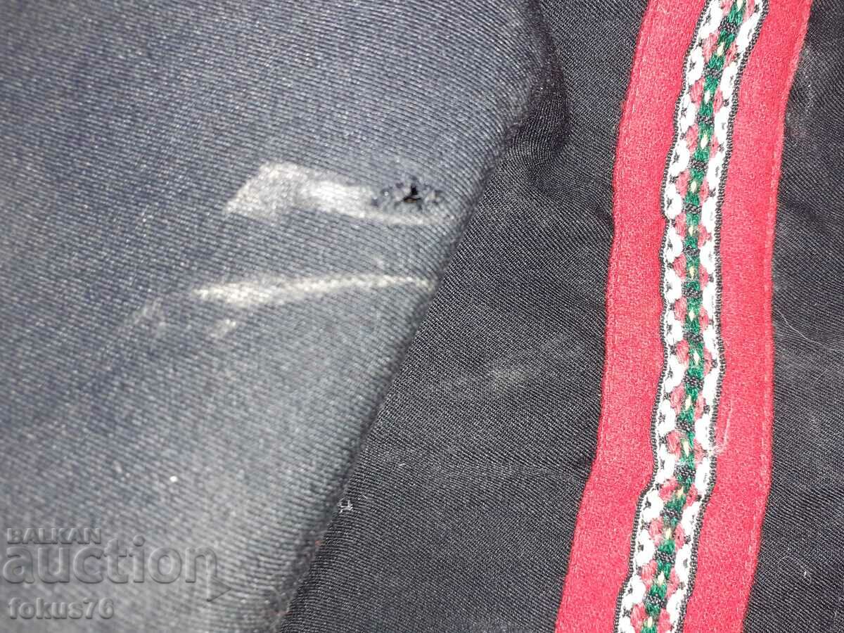 Доставка на Автентичен стар детски сукман от носия Доставка на Автентичен стар детски сукман от носия