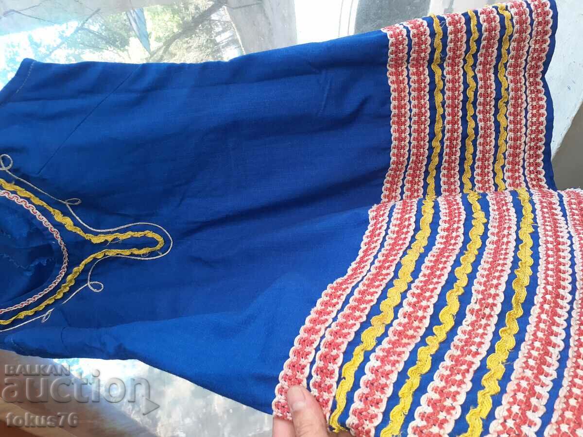 Auction A lovely old blue costume cloth Auction A lovely old blue costume cloth