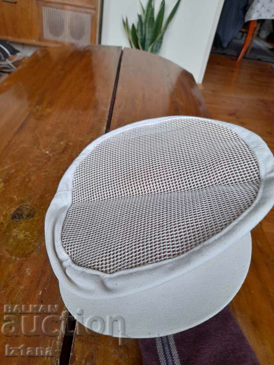 Şapcă veche, pălărie cu preț 16.00 BGN | € 8.18