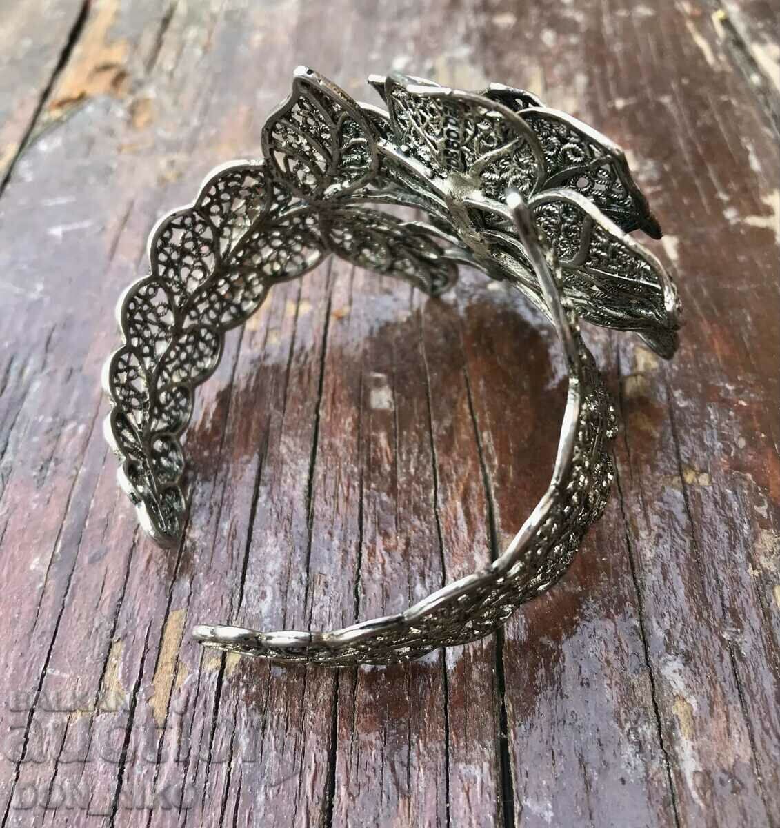 Παράδοση Βραχιόλι φιλιγκράν Παράδοση Βραχιόλι φιλιγκράν