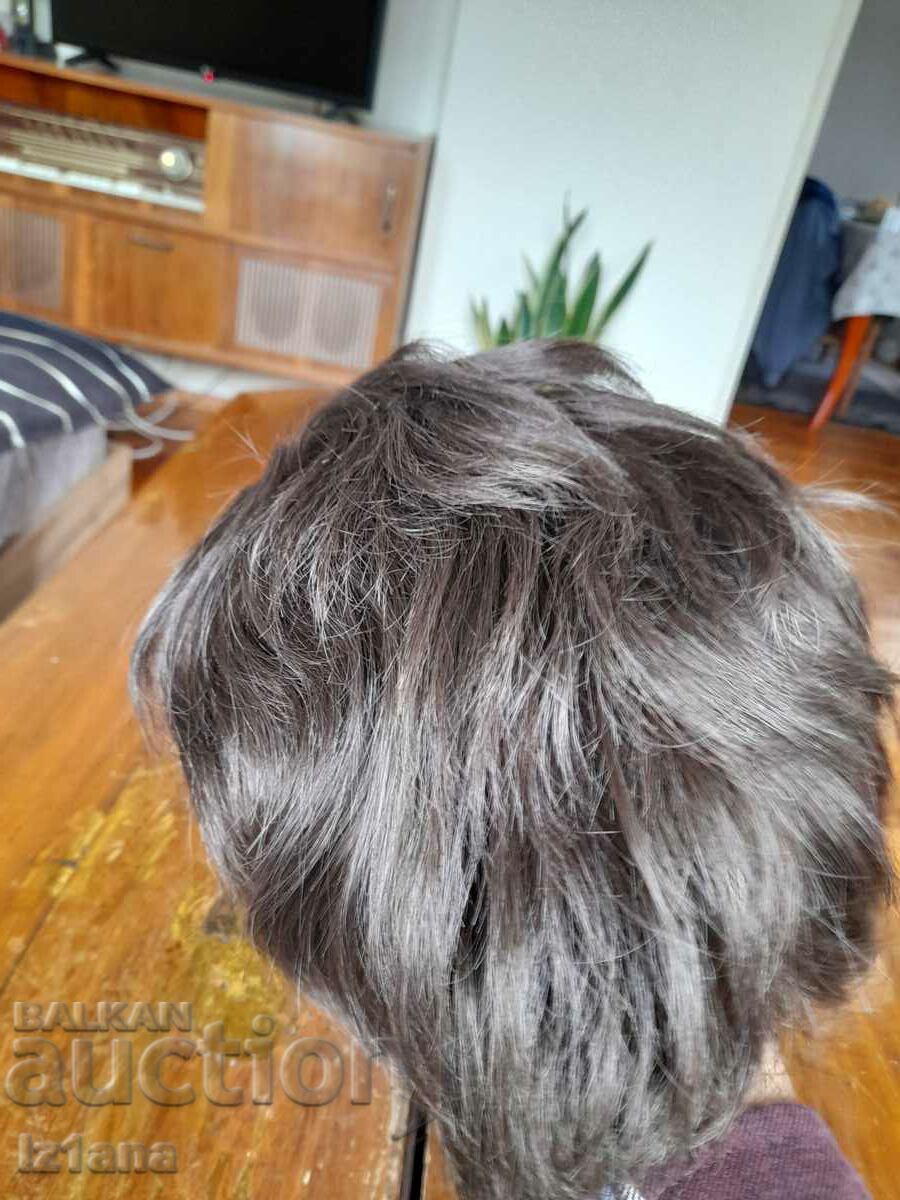 Auction An old wig Auction An old wig