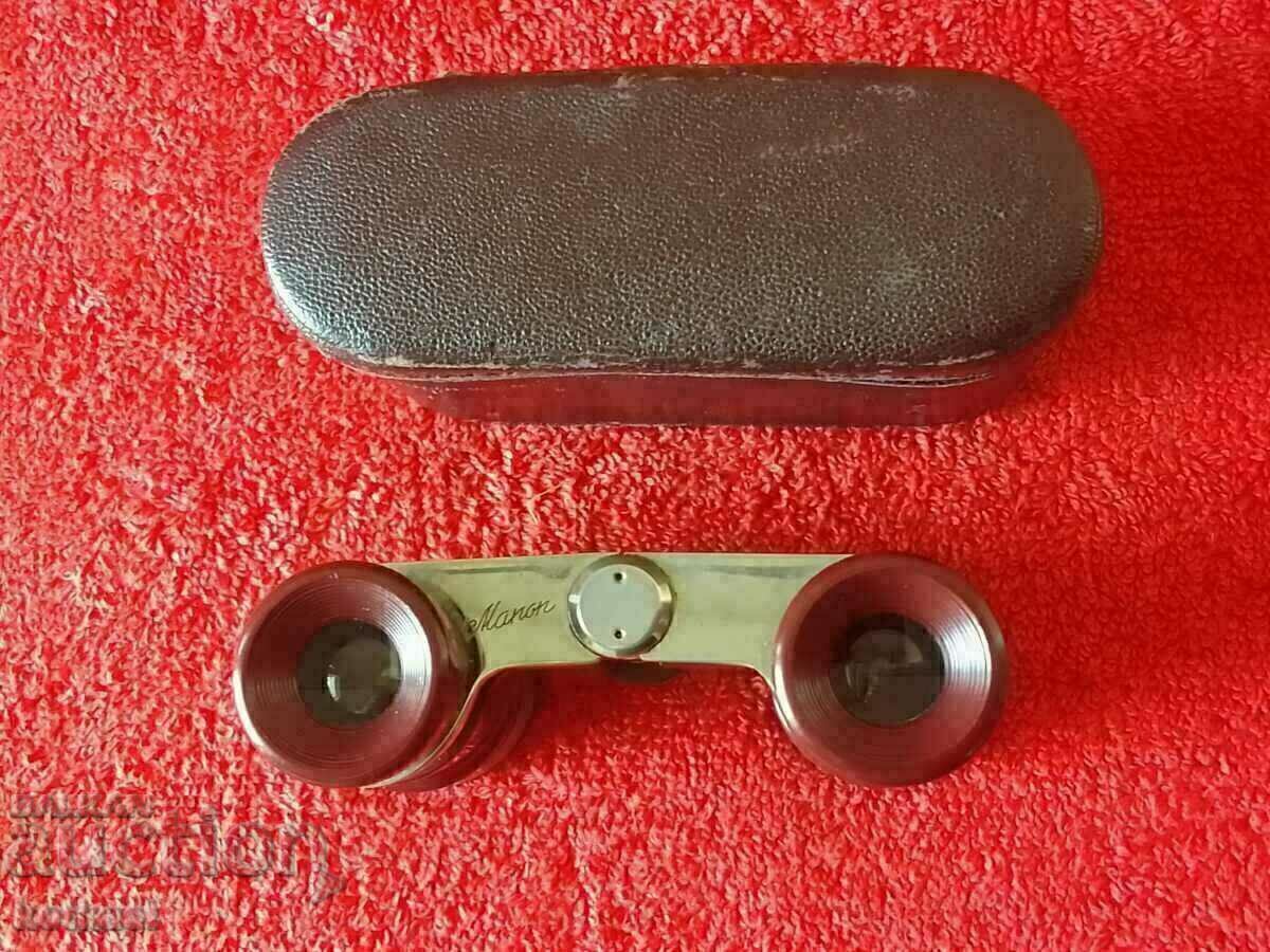 Delivery of Old theater binoculars with leather case Delivery of Old theater binoculars with leather case
