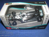 1/43 Bburago Mercedes AMG Petronas №44 F1. Нов