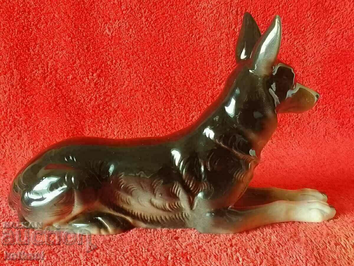 Licitație Veche figură de porțelan a unui câine marcat Germania Licitație Veche figură de porțelan a unui câine marcat Germania