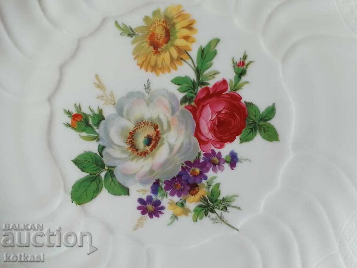 Old Porcelain Tray Platter Plate HUTSCHENREUTHER Dresden with price 55.50 BGN | € 28.38 Old Porcelain Tray Platter Plate HUTSCHENREUTHER Dresden with price 55.50 BGN | € 28.38