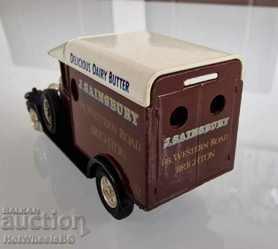 Delivery of Matchbox Yesteryear England Y-19/3 from 1987. Delivery of Matchbox Yesteryear England Y-19/3 from 1987.