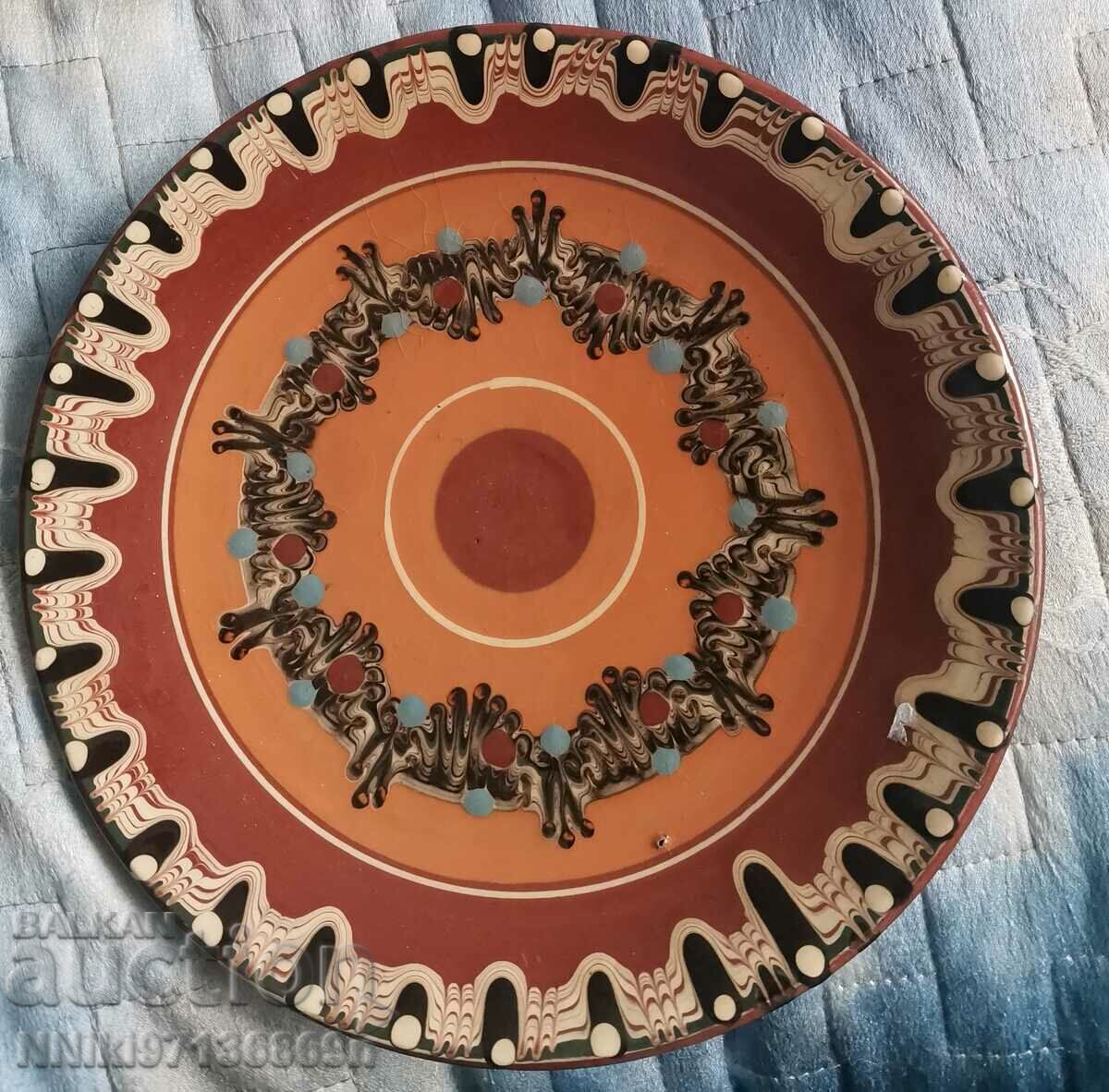 Керамична чиния