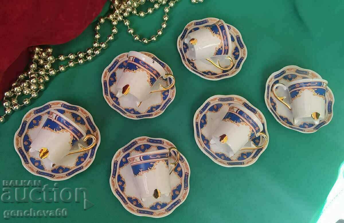 Porcelain mini coffee service with price 21.00 BGN | € 10.74