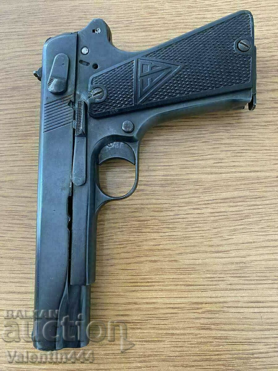 RADOM VIS PISTOL DEACTIVATED/UNSAFE with price 800.00 BGN | € 409.03 RADOM VIS PISTOL DEACTIVATED/UNSAFE with price 800.00 BGN | € 409.03