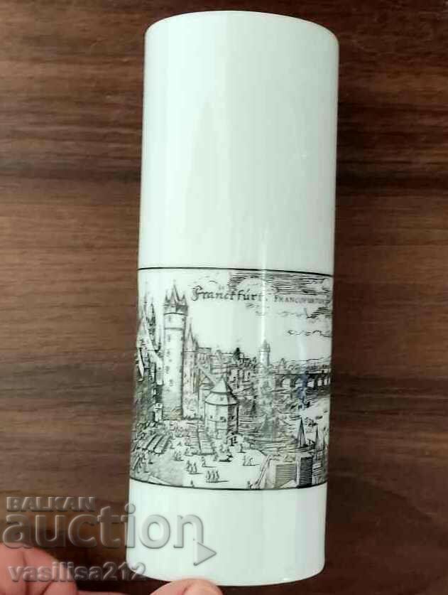 Ένα πορσελάνινο βάζο! Γερμανία με τιμή 7.00 BGN | € 3.58 Ένα πορσελάνινο βάζο! Γερμανία με τιμή 7.00 BGN | € 3.58