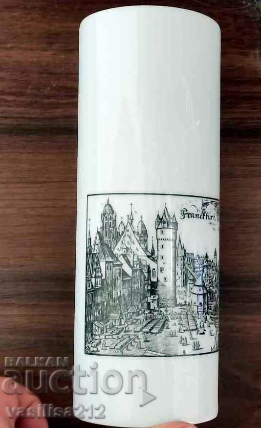 A porcelain vase! Germany