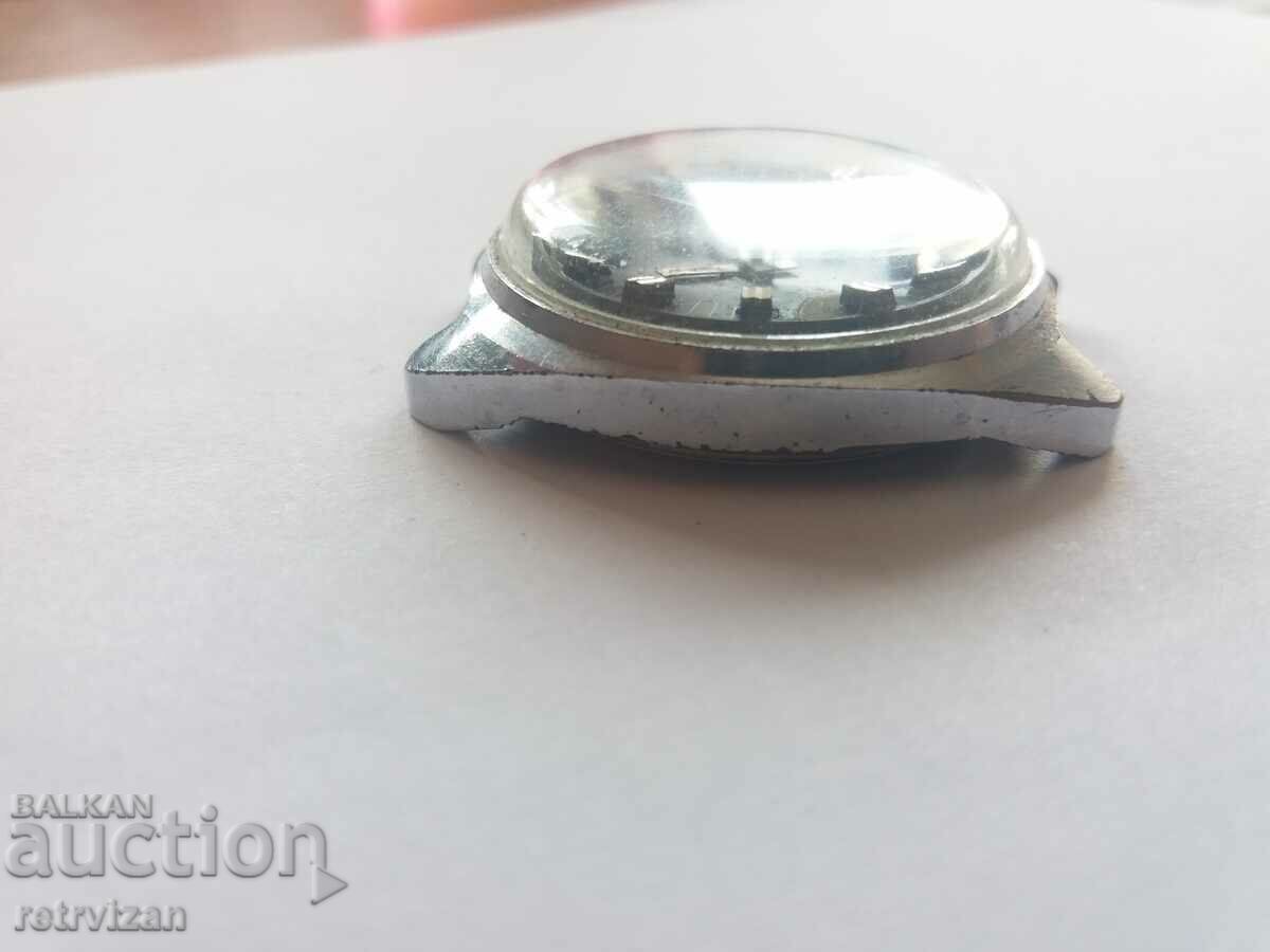 122. Slava MUNCITOR cu preț 20.00 BGN | € 10.23