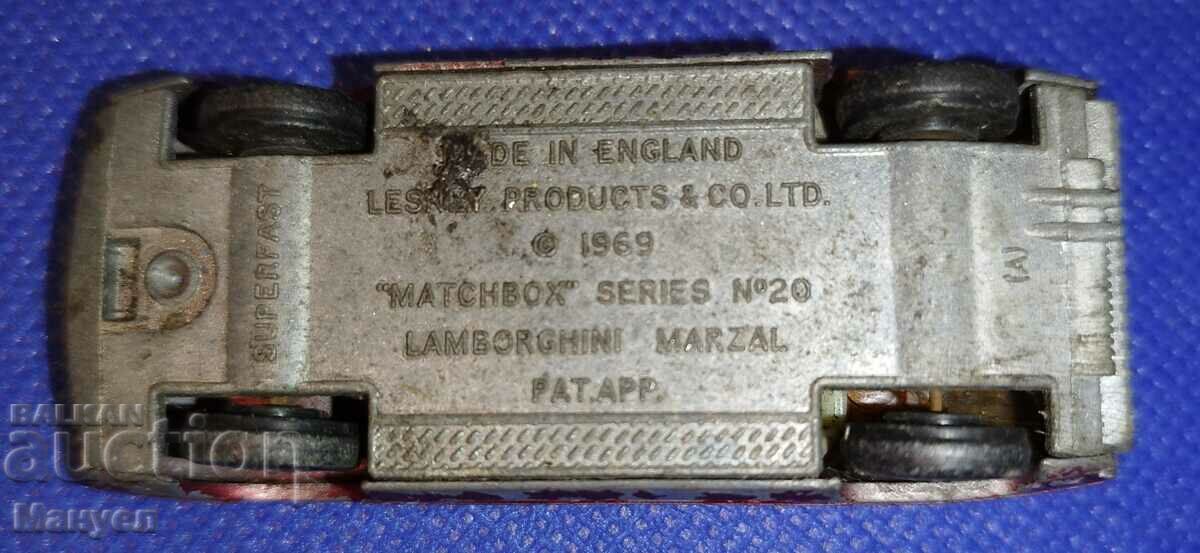 Livrarea Vand cutie de chibrituri "Lamborghini".
