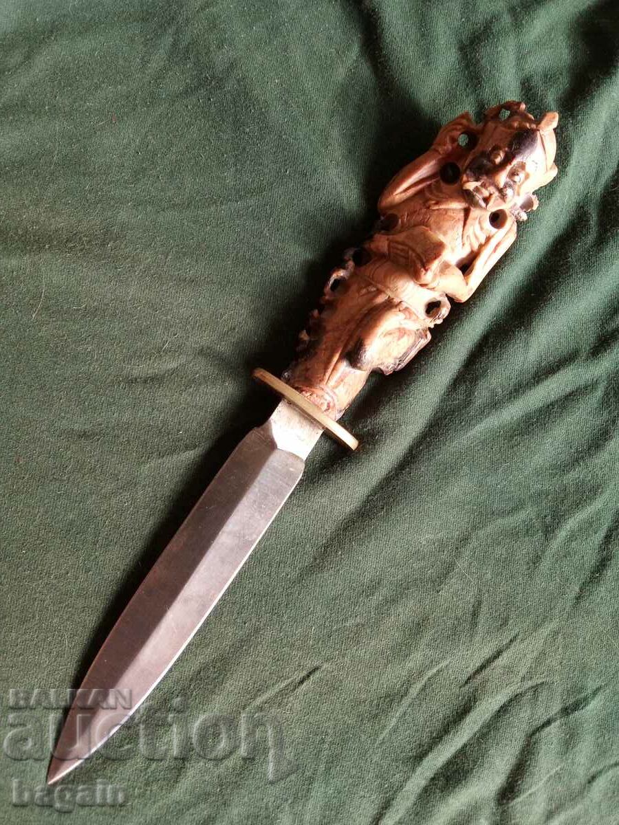 Dagger with a jade handle.