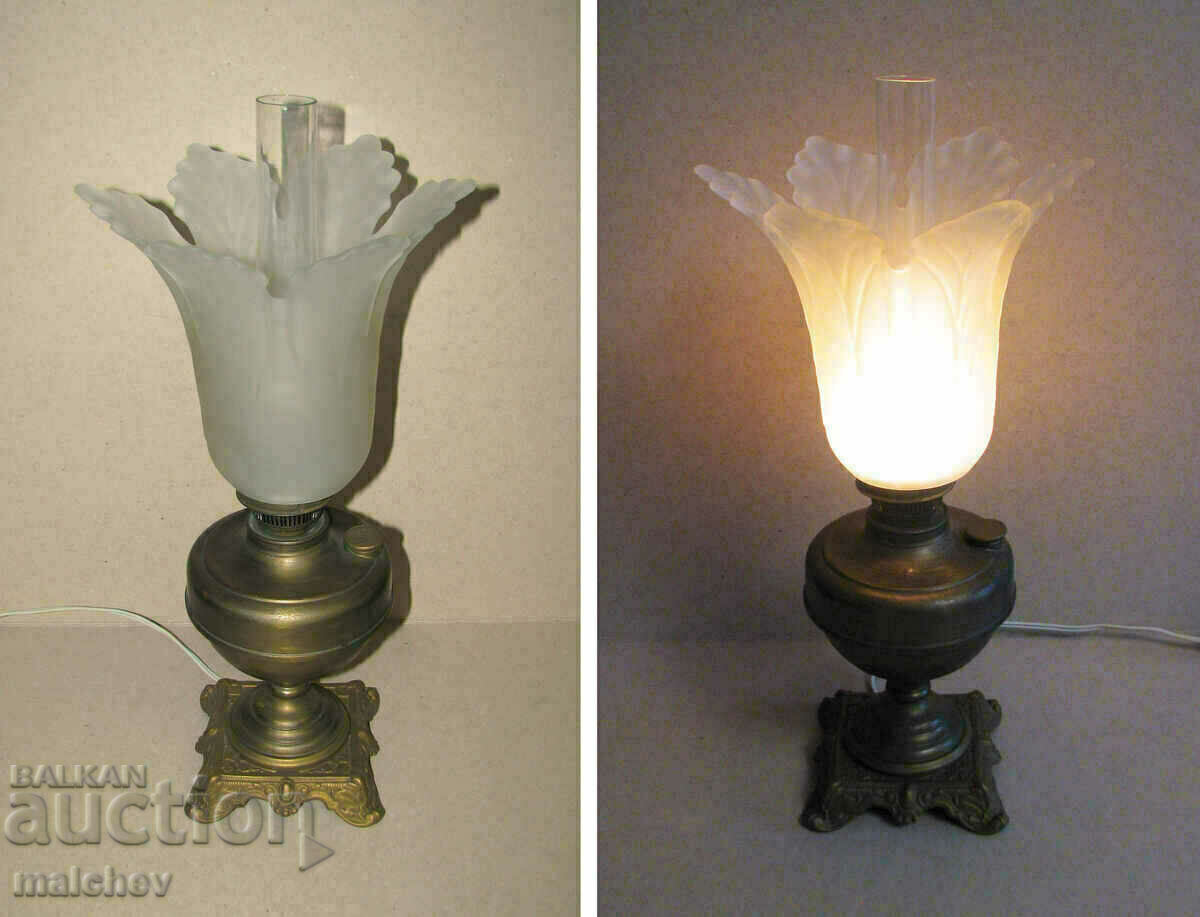 Старинна газена лампа преработена в електрическа, отлична
