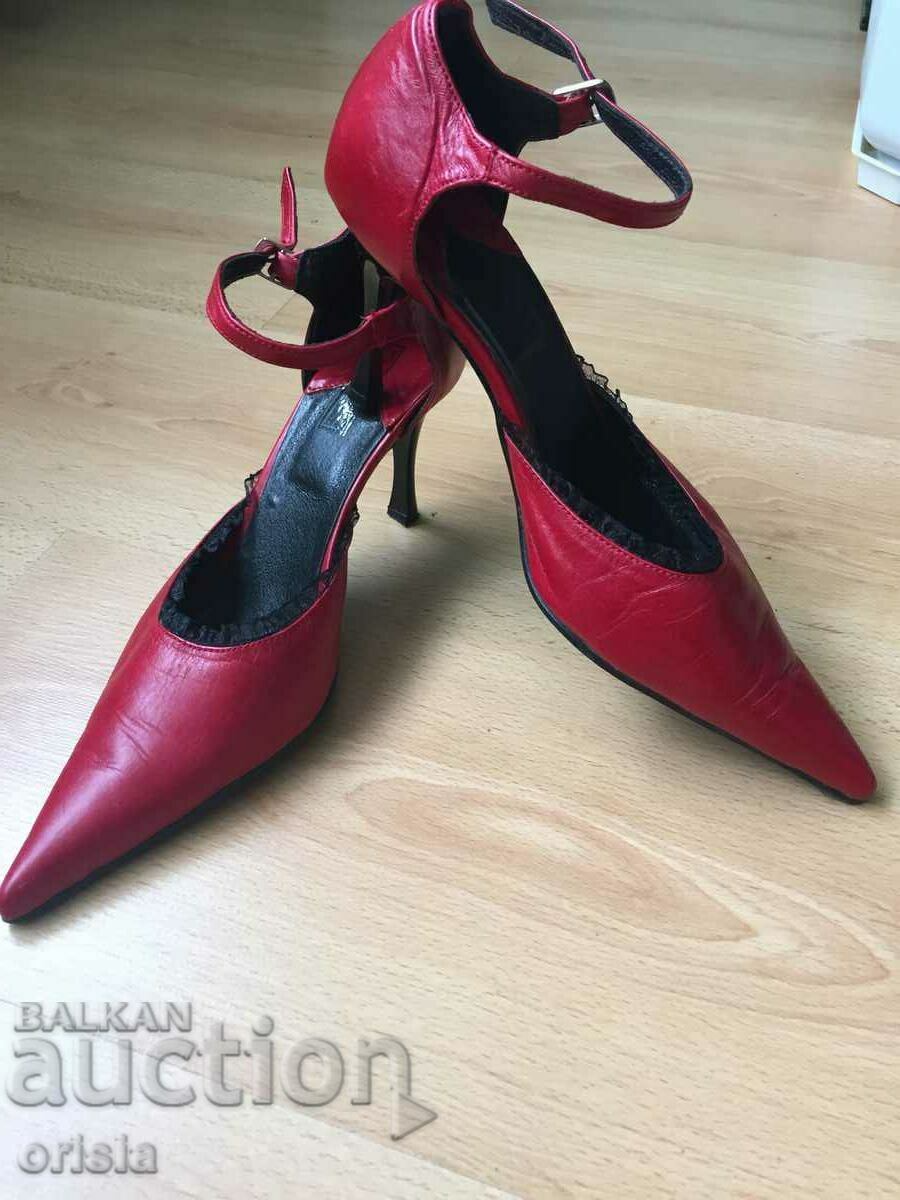 Официални дамски обувки
