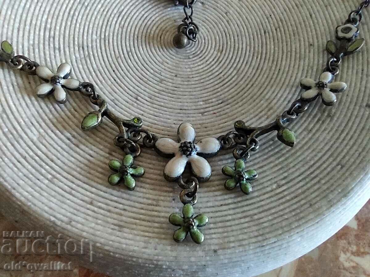 Delivery of Necklace/Necklace/Jewelry, delicately feminine, flowers