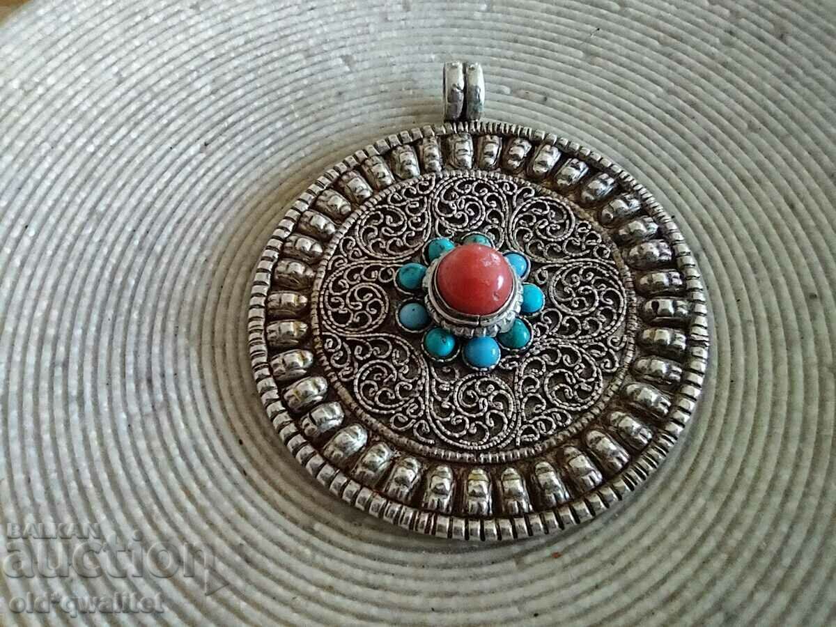 SILVER MEDALLION with Coral and Turquoise, hallmarked - 5 SILVER MEDALLION with Coral and Turquoise, hallmarked - 5