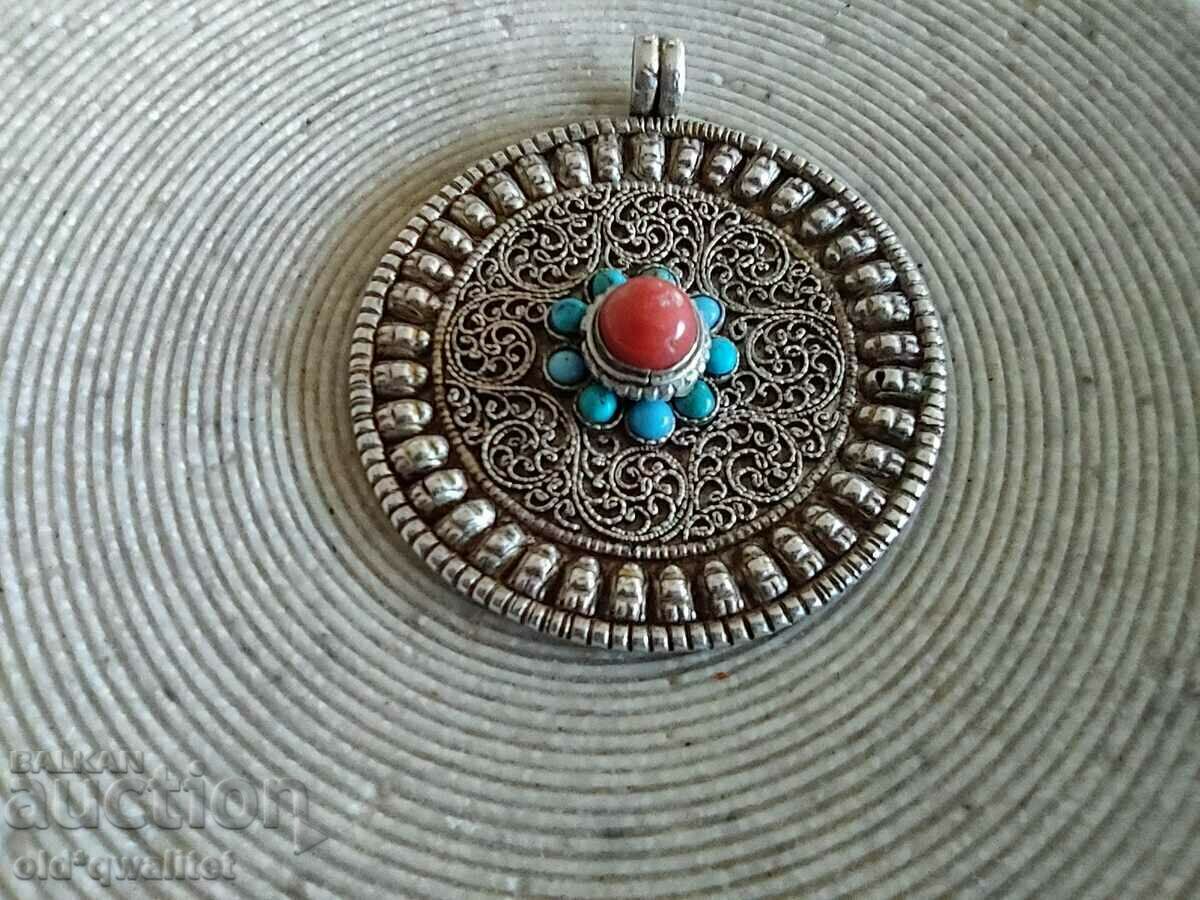 SILVER MEDALLION with Coral and Turquoise, hallmarked - 7 SILVER MEDALLION with Coral and Turquoise, hallmarked - 7