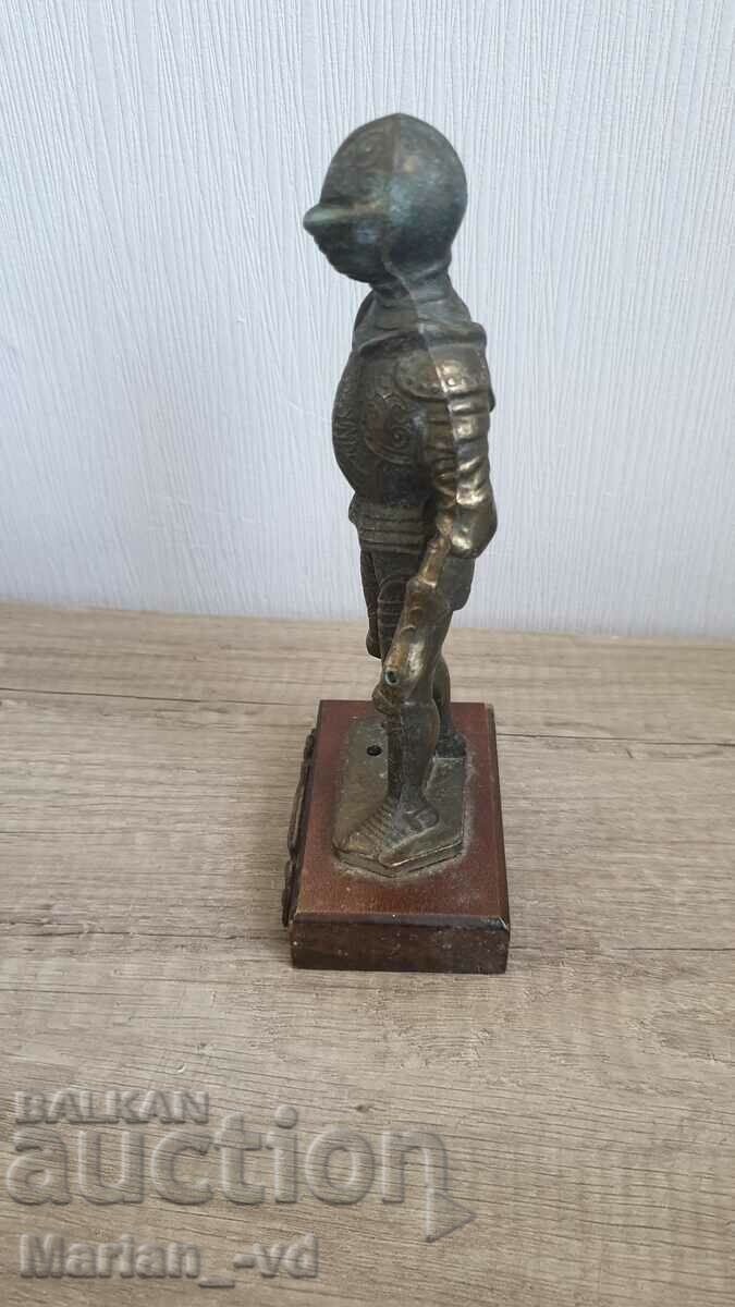 Παράδοση Χάλκινο, τεράστιο αγαλματίδιο ενός ιππότη "Sec.XI" Παράδοση Χάλκινο, τεράστιο αγαλματίδιο ενός ιππότη "Sec.XI"