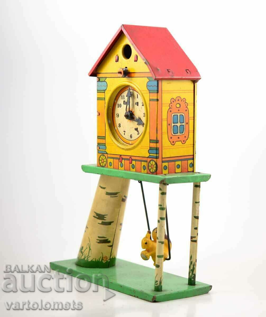 Детски механичен часовник 60-те години на ХХ век СССР с цена 50.00 лв. | € 25.56 Детски механичен часовник 60-те години на ХХ век СССР с цена 50.00 лв. | € 25.56