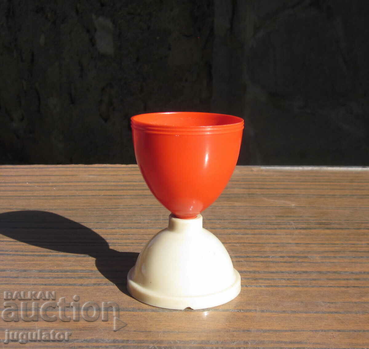 Delivery of retro travel case and egg stand stand Delivery of retro travel case and egg stand stand