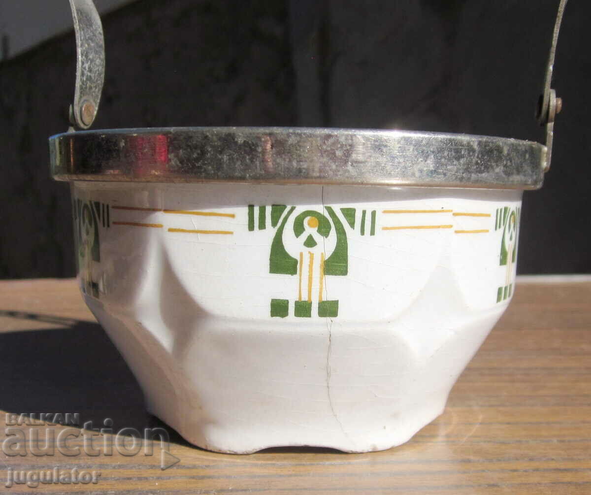 Παράδοση Μπομπονιέρα από πορσελάνη αντίκα πορσελάνη και μέταλλο από τη δεκαετία του 1930 Παράδοση Μπομπονιέρα από πορσελάνη αντίκα πορσελάνη και μέταλλο από τη δεκαετία του 1930