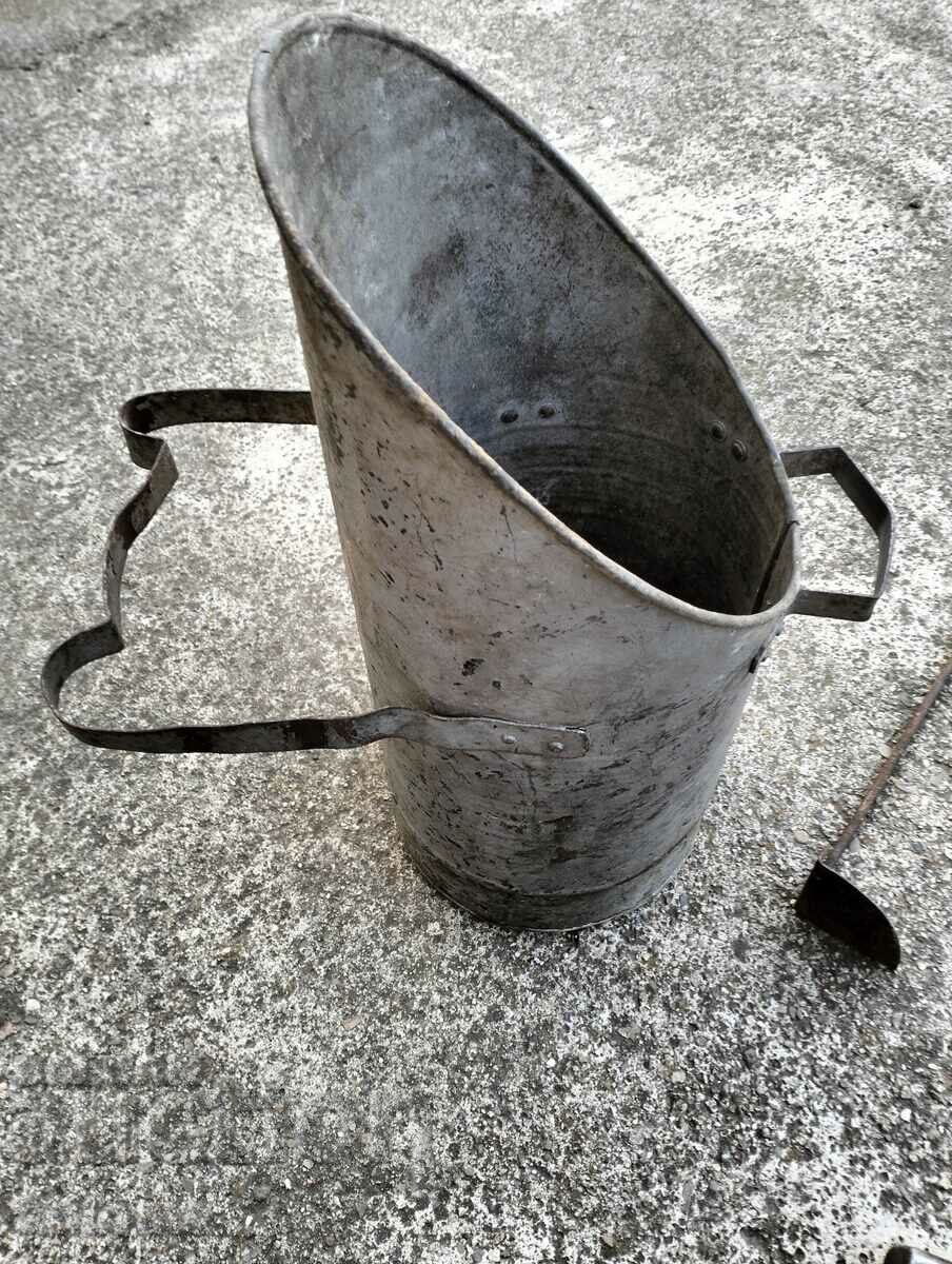 Coal bucket and ash scraper with price 34.99 BGN | € 17.89 Coal bucket and ash scraper with price 34.99 BGN | € 17.89