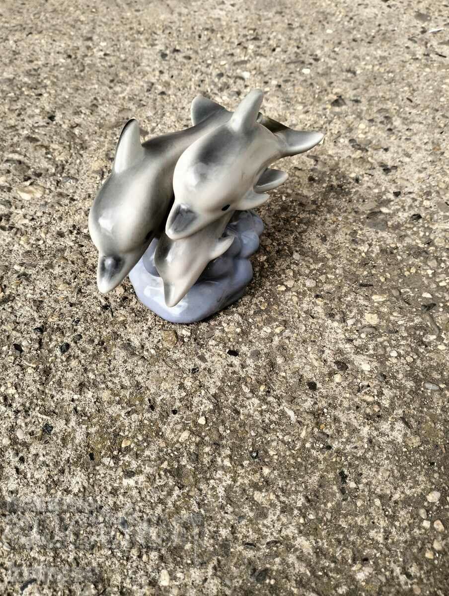 Figurină din porțelan cu delfini