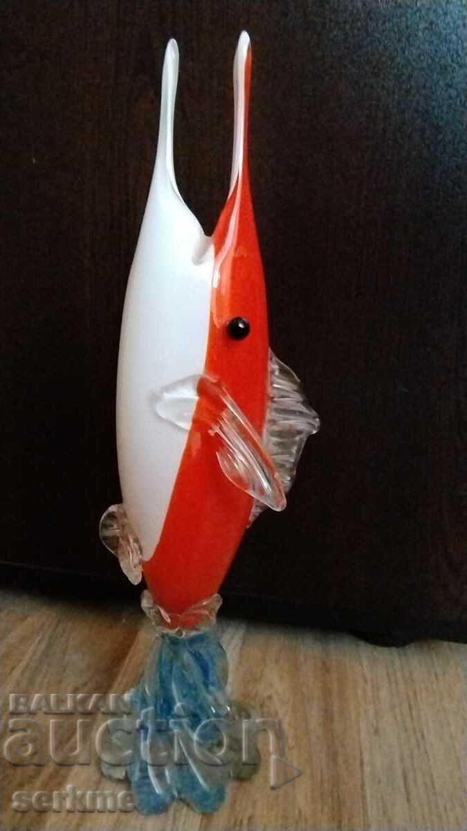 Стъклена риба